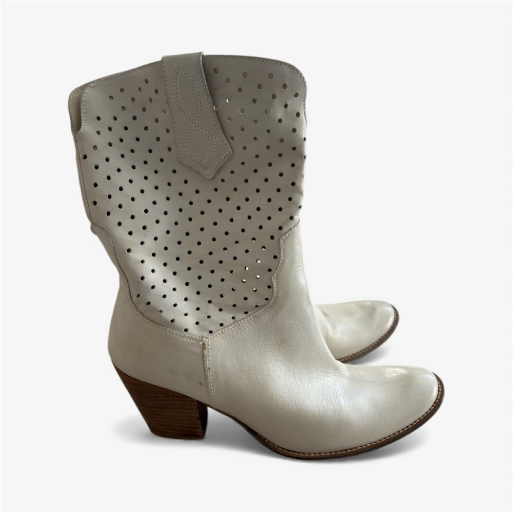 White Perforated Leather Western Boots Stacked Heel - Picture 3 of 16
